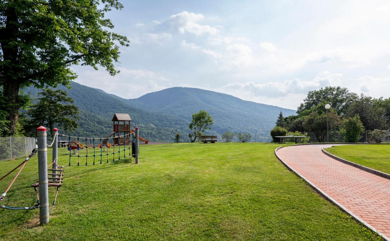 I Grappoli Hotel Sessa Bagian luar foto
